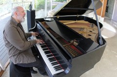 Mike at the piano. Photo by Dan Chusid.