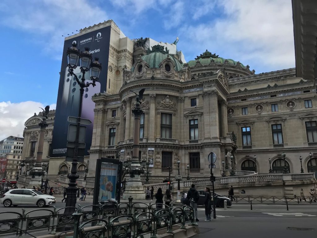 The Keneallist: A freaking amazing-looking opera house in Paris.